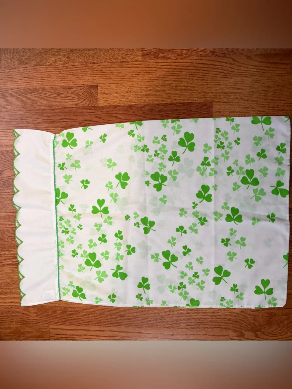 Vintage Anne Klein Burlington Standard Pillowcase Green Shamrock Clover Scallop
